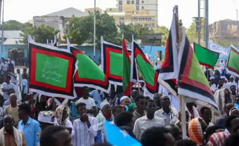 مقديشو تحتج: تظاهرات حاشدة تنديداً بالاعتراف الإسرائيلي بـ "صوماليلاند"