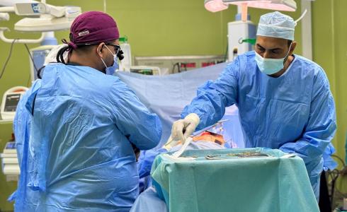 جمعية الهلال الأحمر الفلسطيني تنفّذ أول عمليات القلب المفتوح في قطاع غزة بعد توقفها