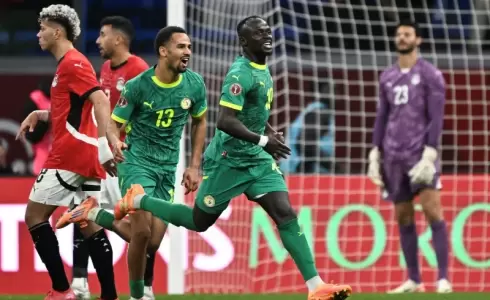 ماني يحتفل بهدفه في مصر