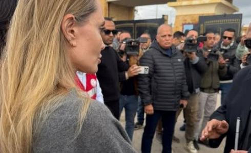 أنجلينا جولي تزور مستشفى العريش ومعبر رفح