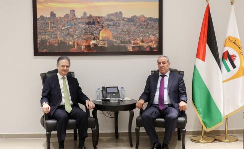 حسين الشيخ والقنصل الإسباني