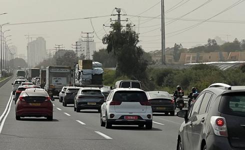 قافلة سيارات تشل إسرائيل بتصعيد للحراك الاحتجاجي
