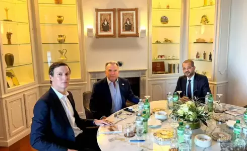 وزير الخارجية العماني يلتقي بالمبعوث الأميركي الخاص وصهر الرئيس دونالد ترمب في جنيف اليوم