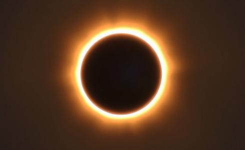 ما علاقة كسوف الشمس برؤية هلال شهر رمضان 2026؟