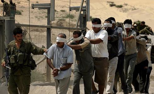 أسرى في سجون الاحتلال - تعبيرية