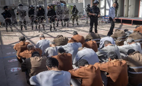 الأسرى في سجون الاحتلال - أرشيف