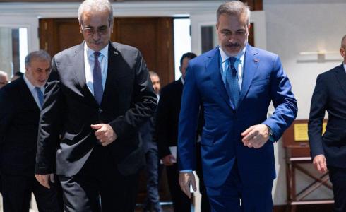 وزير الخارجية التركي وعلي شعث