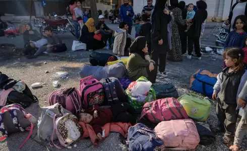 نزوح اللبنانيين من مناطق الجنوب خلال الحرب الدائرة