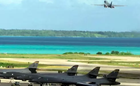 بريطانيا تؤكد استهداف إيران قاعدة لها في المحيط الهندي