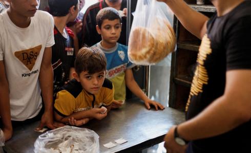 رئيس جمعية المخابز يكشف لـ "سوا" كواليس أزمة الخبز في غزة