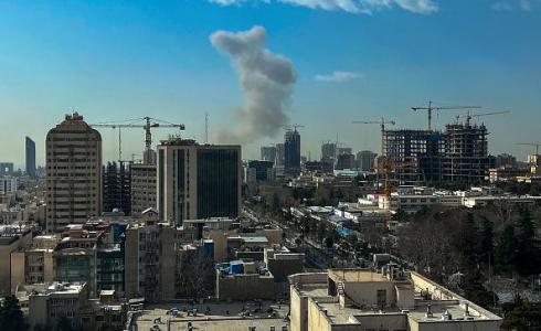 الحرب على إيران: هجمات صاروخية على إسرائيل وقواعد أميركية