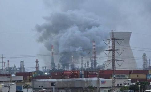 إسرائيل تُقرّ بقصف صواريخ إيرانية لمصافي حيفا