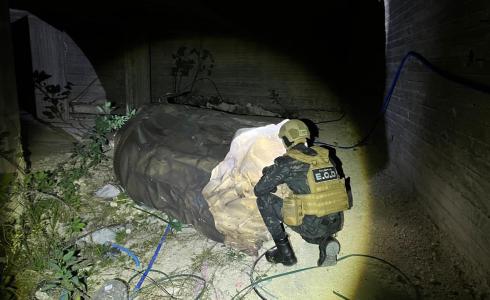 الشرطة الفلسطينية تتعامل مع شظايا صاروخية سقطت في بيت لحم يوم الأربعاء الماضي