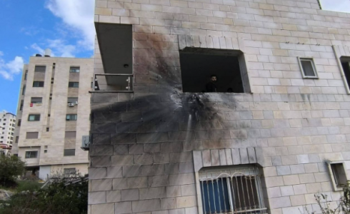 اصطدام مقذوف صاروخي بمنزل في منطقة المعاجين غربي نابلس