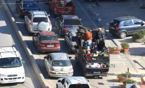 نزوح اللبنانيين من مناطق الجنوب خلال الحرب الدائرة