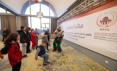 وكالة بيت مال القدس ترسم البسمة على وجوه 500 يتيم في إفطار رمضاني بالقدس