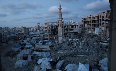 خيام النازحين وسط الدمار في غزة - تعبيرية