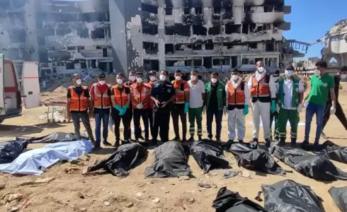 مجمع الشفاء الطبي بغزة تعرض لانتهاكات فظيعة وعثر فيه على مقابر جماعية لفلسطينيين قتلهم الاحتلال