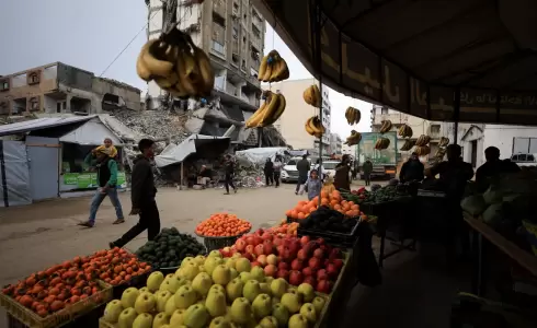 أسواق غزة وسط الدمار - تعبيرية