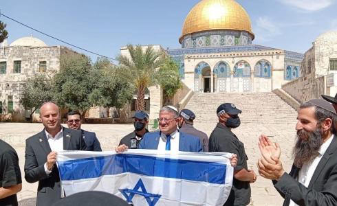 بن غير يقتحم المسجد الأقصى