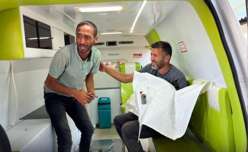 لحظة وصول الشهيدة الطفلة إلى المستشفى جرّاء الاستهداف
