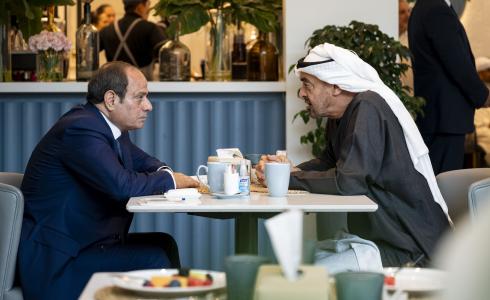 بن زايد والسيسي يبحثان العلاقات والتطورات الإقليمية
