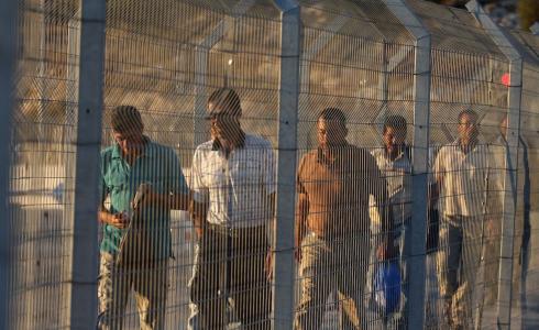 سياسة "الخنق الاقتصادي" الإسرائيلية تدفع الضفة الغربية نحو حافة الانهيار