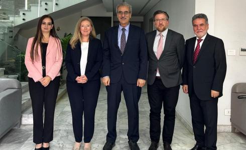 اللجنة الوطنية لإدارة غزة تستقبل وفد بريطاني