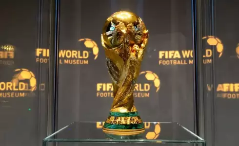 كيف تتابع مباريات كأس العالم 2026 دون أن تخسر وظيفتك أو نومك