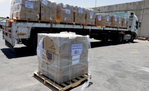مساعدات تنتظر الدخول إلى قطاع غزة