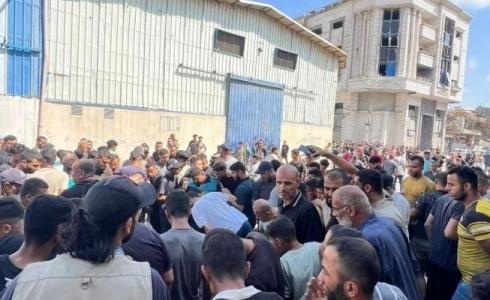 تجمع المواطنين مكان الاستهداف قرب منطقة عسقولة
