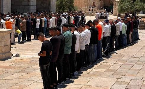 65 ألفا يؤدون صلاة الجمعة في المسجد الأقصى رغم معيقات الاحتلال