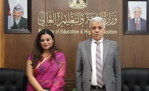 وزير التربية والتعليم مع ممثلة الهند لدى فلسطين