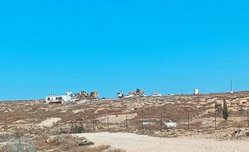 الاحتلال يهدم مساكن وبركسات وآبار مياه في مسافر يطا