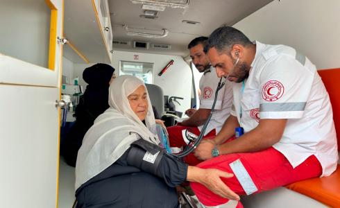 غزة: إجلاء 15 مريضا و17 مرافقا واستقبال 32 عائدا من مصر
