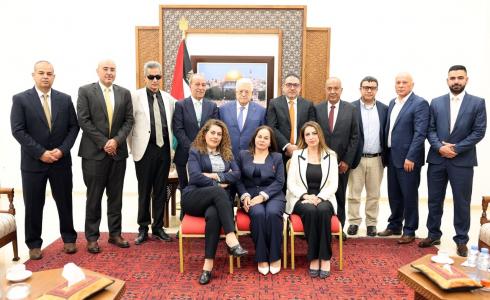 الرئيس عباس يستقبل وفد الهيئة المستقلة لحقوق الإنسان
