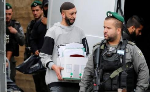 الشرطة الإسرائيلية أوضحت أنها اعتقلت مديرين وضباطا عاملين بشركة الصناعات الجوية بالإضافة لموظفين (رويترز)