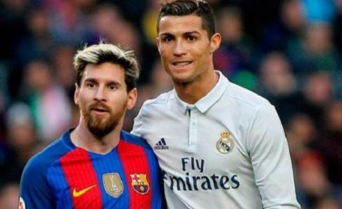كريستيانو رونالدو نجم فريق ريال مدريد وليونيل ميسي نجم برشلونة