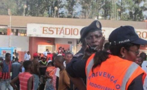 مقتل وإصابة العشرات في تدافع في ستاد 