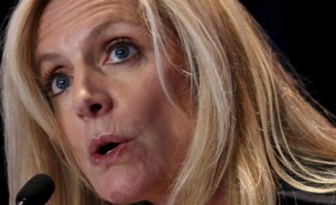 أكدت لايل براينارد أنه لا داعي للعجلة في رفع سعر الفائدة