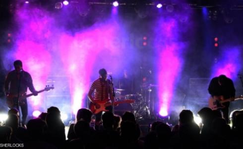 حارس الأمن سمح للمراهق بالدخول بعد قراءة صفحة ويكيبيديا