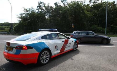 سيارة تسلا الكهربائية