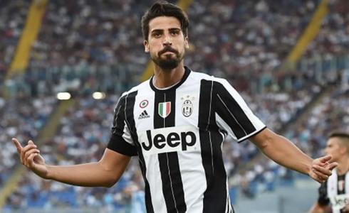 لاعب الوسط  الدولي  سامي  خضيرة