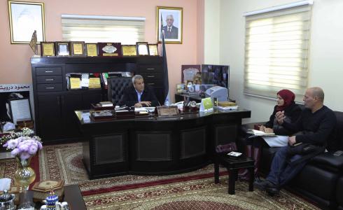 المحافظ يبحث سبل تعزيز التعاون المشترك مع مؤسستي JVC