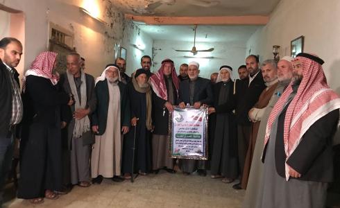 حماس تزور العائلات التي شاركت حملة نظافة المستشفيات