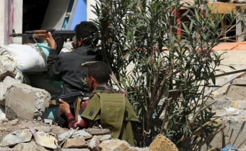 مقاتلون من المقاومة الشعبية على مداخل تعز