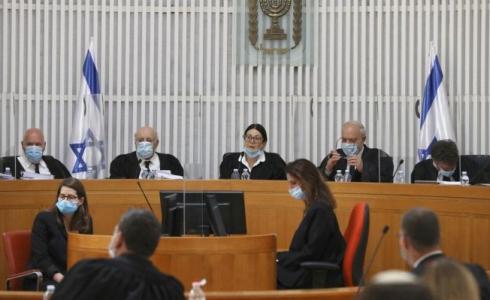 المحكمة العليا أثناء نظرها بالتماسات ضد الاتفاق الائتلافي، أمس 