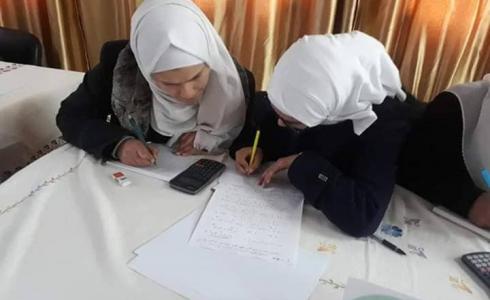 مدرستان في مديرية الوسطى تنفذان مسابقة لأوائل طلبة الثانوية العامة