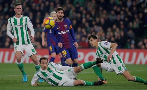 بيتيس يهزم برشلونة