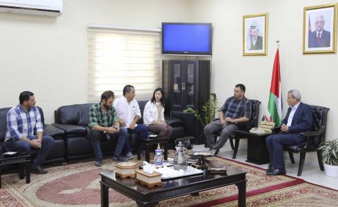 محافظ قلقيلية يلتقي وفدا غواتيماليا